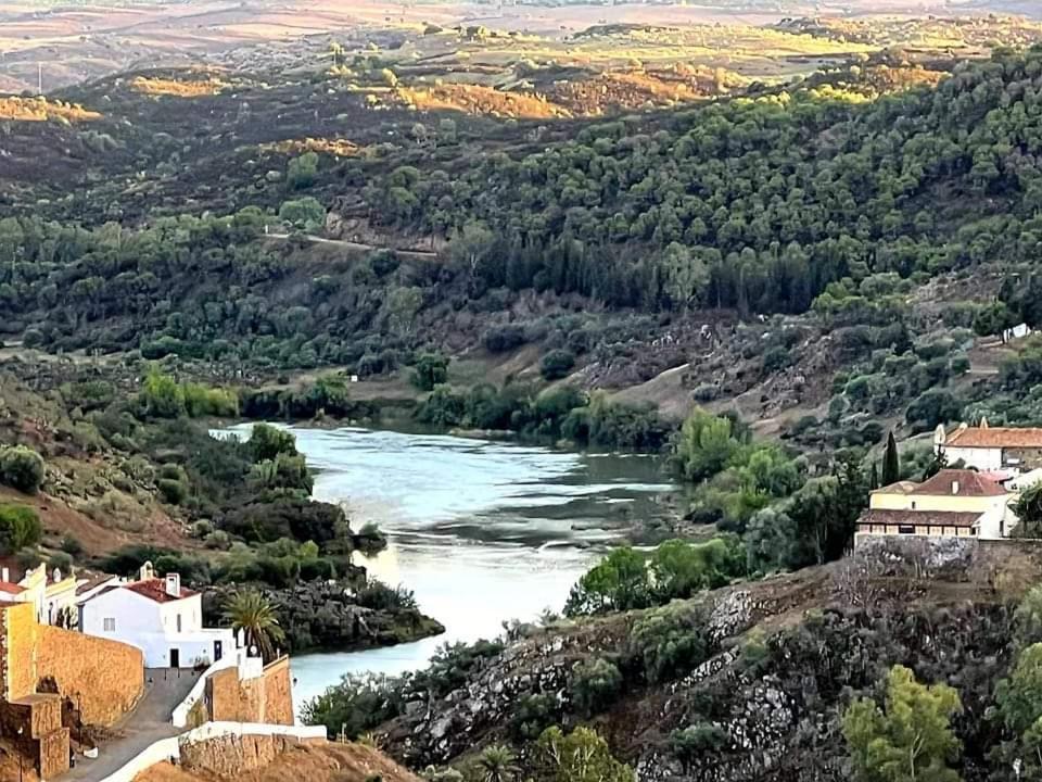 A Casa Da Carolina Villa Mertola Bagian luar foto